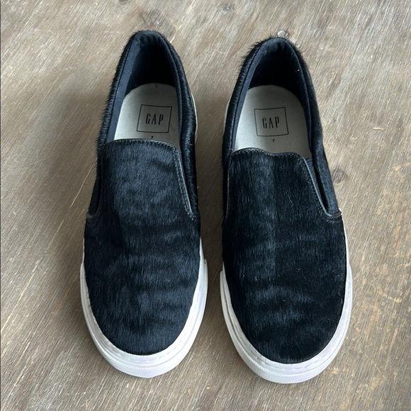 GAP Black Calf Hair Slip On Sneaker Loafer Women Size 7 - Picture 2 of 13
